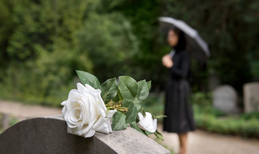 Tout ce que vous devez savoir sur les plaques funéraires en ligne